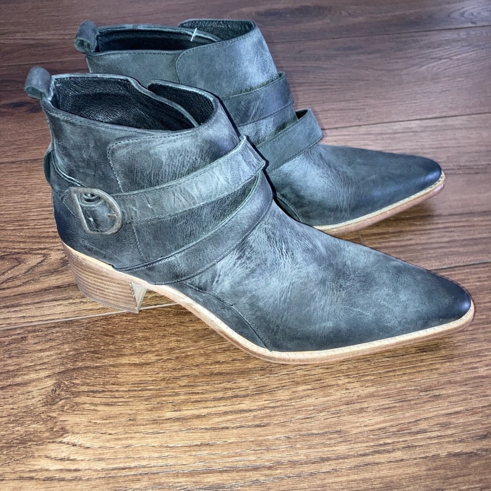 Free people Women's Pointed-Toe black Ankle Booties in Gray/black new size 8